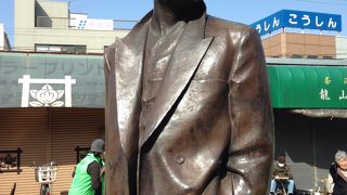 【往年の】寅さん像＠柴又駅前【姿を偲んで】