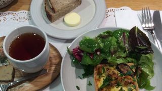 雰囲気は良いですが、皿などのメンテがイマイチでした。