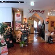梅田で大人気のインド料理店です。美味しいし、サービスも雰囲気もバッチリですよ！！