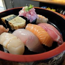 寿司盛り合わせ　AUS$18.80