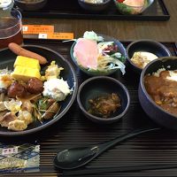 朝食バイキングはこんな感じ