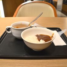 カレーは必ず食べよう