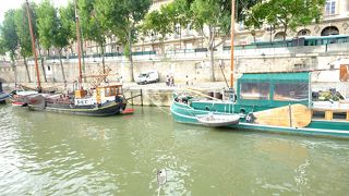 ポスターやお土産も