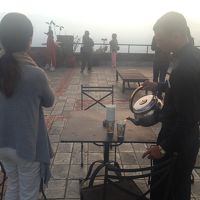 夜明けに眺望を楽しんでいると、お茶のサービスが！（毎回ではあ