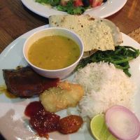 ビュッフェの献立は、ダルバートタルカリになるような献立中心。