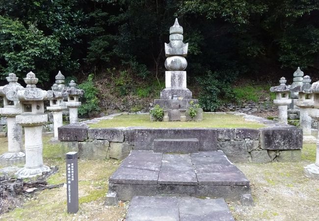 宇和島藩伊達家墓所の龍崋山等覚寺