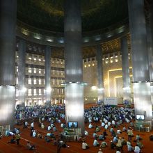 モスクの大きさがわかります