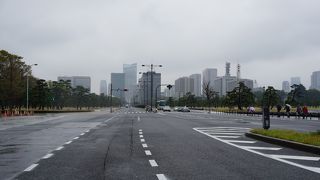 風景の一部だと思えば邪魔には感じないでしょう