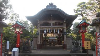 江の島の奥の方にある神社！独特の雰囲気です
