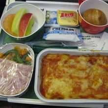 数年前に比べ機内食がまずい By アラカンさん アリタリア航空のクチコミ フォートラベル Alitalia