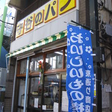 注文は普段は正面のドアではなく、右側に入り口が