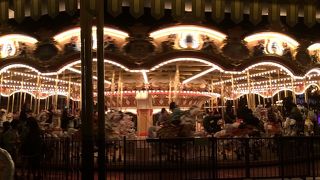 豪華なメリーゴーランド