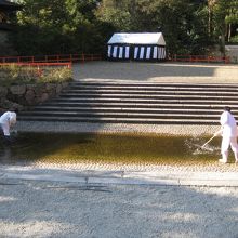 川をきれいにしていました