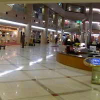 広すぎるフロント