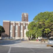 京都大学のシンボルの時計台が、創立100周年を記念して変身しました。