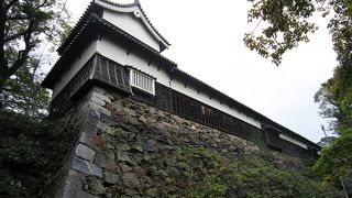 福岡城では貴重な現存建造物。