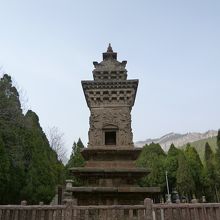 均整のとれた石塔です。