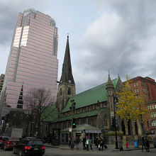 サント・カトリーヌ通りとユニバーシティ通りです