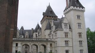 良王アンリ四世生誕地