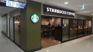 福岡空港のスタバ