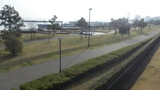 琵琶湖岸の風を感じる公園