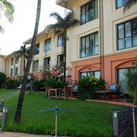 マンドヴィ川に面した旧楼の外観、上階にはベランダ無し。