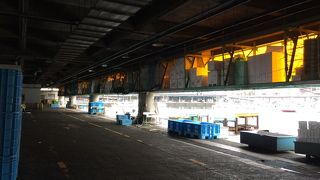 魚市場食堂へ行きました