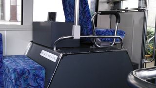 丸の内側の無料巡回バス