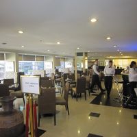 朝食会場は２F　内容は貧弱