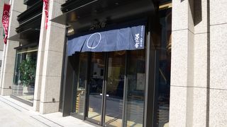 中央通りからも目立ちます。