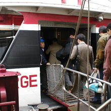 乗船！期待に胸膨らむ