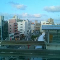 国際通り。(東向き窓)