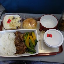 セブ→成田便の機内食　ビーフ