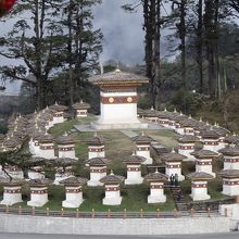 上のドチュラ・ラカンから撮った写真。