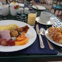 朝食はブッフェ