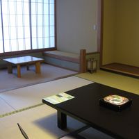 とても広く、雪見縁があります。