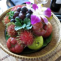 ウェルカムフルーツとフルボトルの赤ワインをいただきましたが…