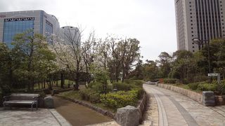 海浜幕張駅周辺の遊歩道