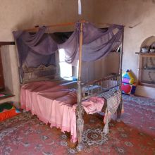 昔の子どもや男女などの部屋を再現しています。