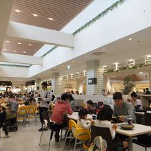 フードコートの様子