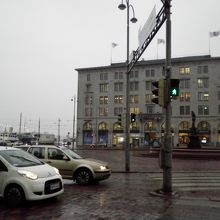 広場近くの港です。