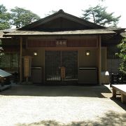 兼六園散策時に美味しい和菓子と綺麗なお庭を堪能しました。