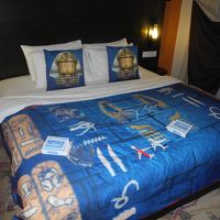 大人用のベッドも演出十分です。