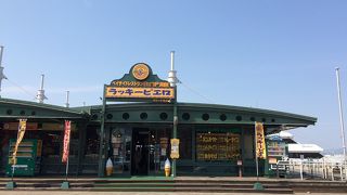 ご当地ハンバーガーで人気のある店です。