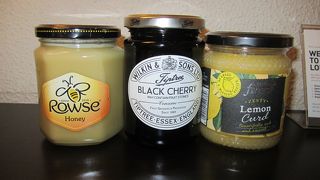 食品などの購入に便利！営業時間に注意して！！