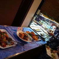ボリュームの夕食バイキング