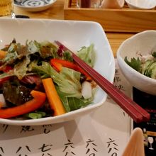 サラダとタコ酢