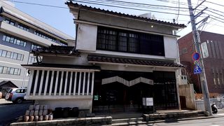 それぞれの建物が面白い　散歩していいところ