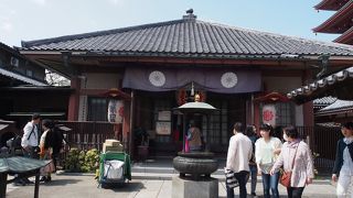 なでぼとけがいらっしゃいます