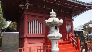 浅草寺境内にあります